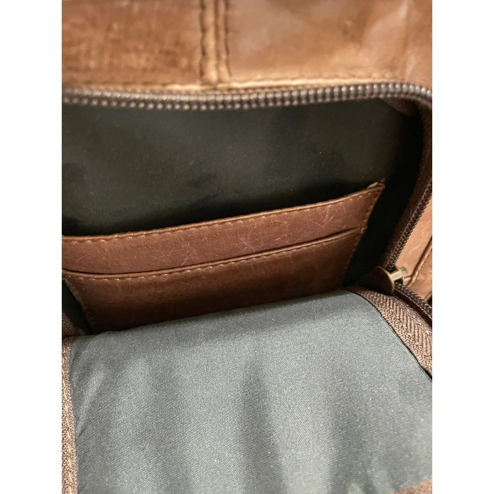 VTG. Brown Leather Messenger Bag Handcrafted in Colombia Multi-Pocket Crossbody